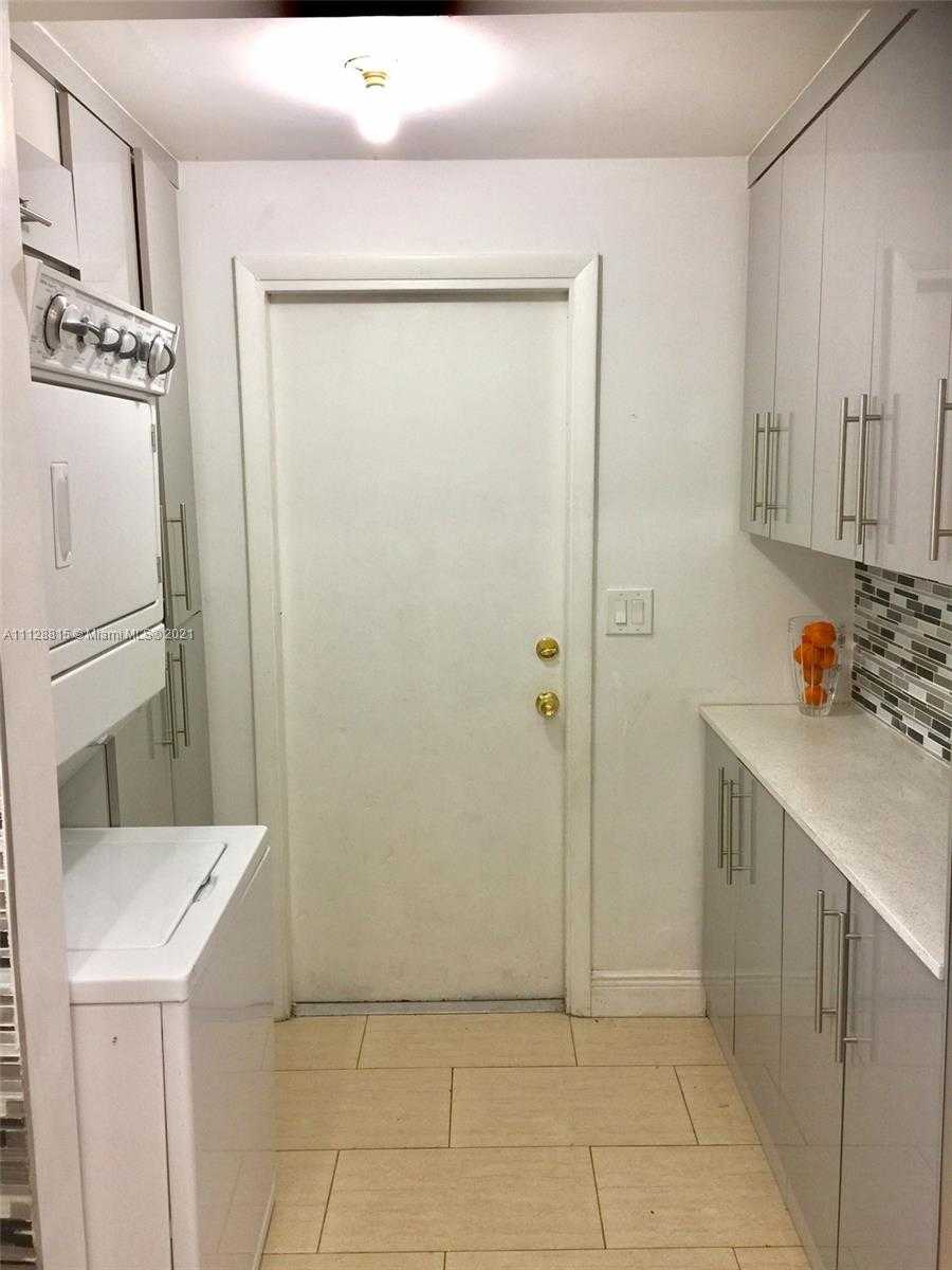 Small Image of 223 NW 10th St, Hallandale Beach, FL 33009, USA Number 16