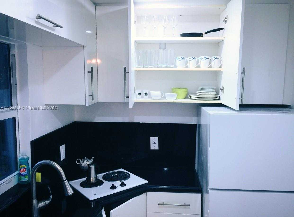 Small Image of 223 NW 10th St, Hallandale Beach, FL 33009, USA Number 20