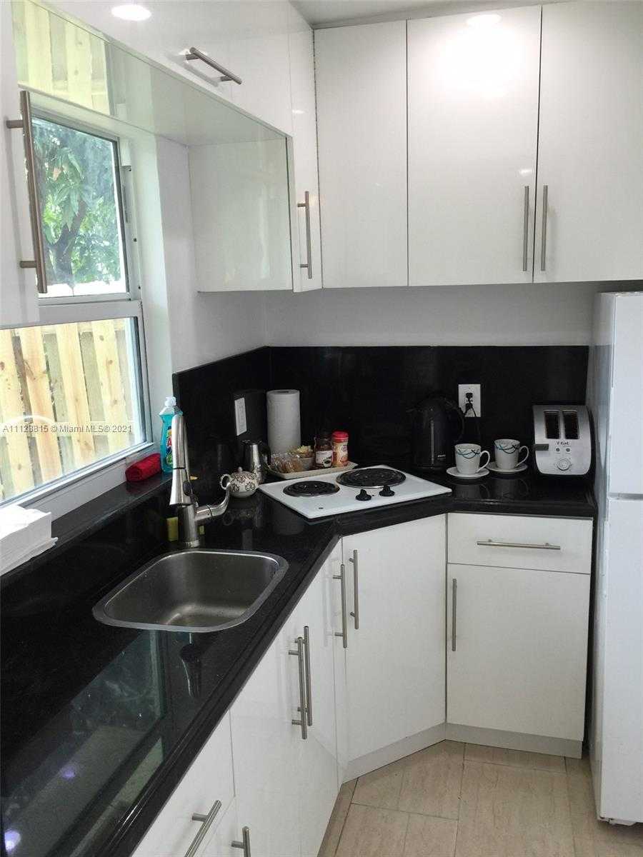 Small Image of 223 NW 10th St, Hallandale Beach, FL 33009, USA Number 24