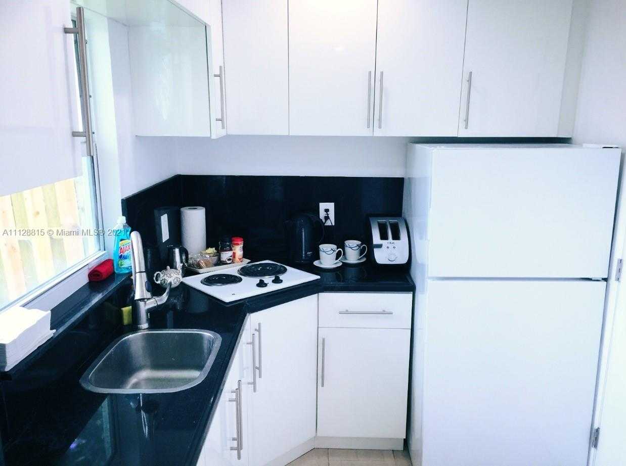 Small Image of 223 NW 10th St, Hallandale Beach, FL 33009, USA Number 27