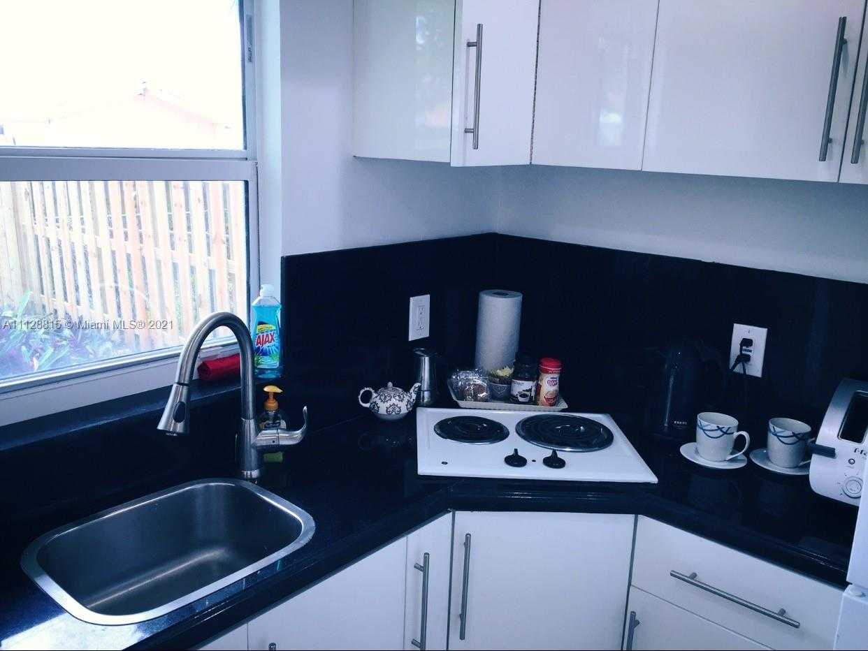 Small Image of 223 NW 10th St, Hallandale Beach, FL 33009, USA Number 28
