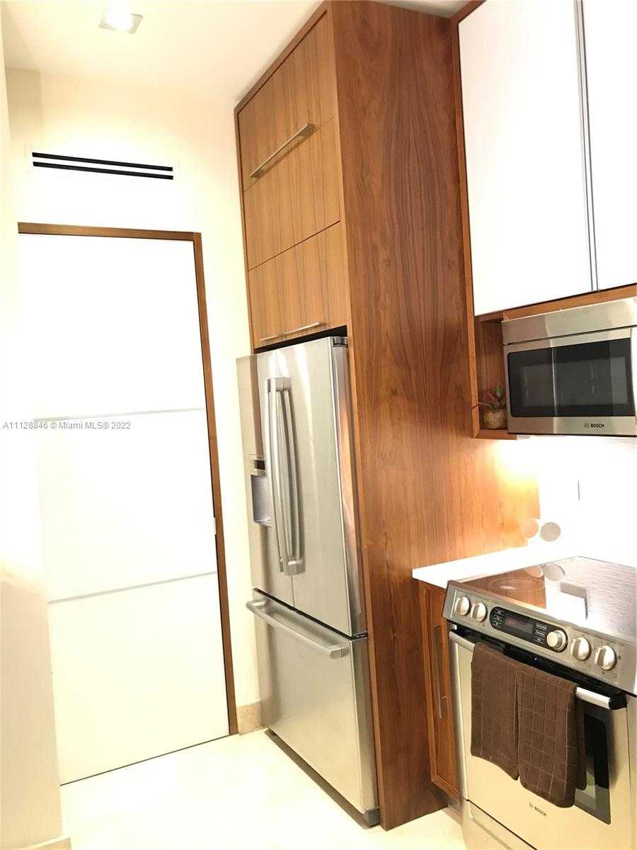 Small Image of 888 BRICKELL KEY DR #306, Miami Number 11