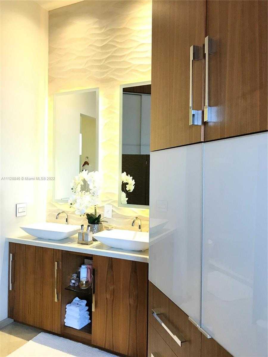Small Image of 888 BRICKELL KEY DR #306, Miami Number 13