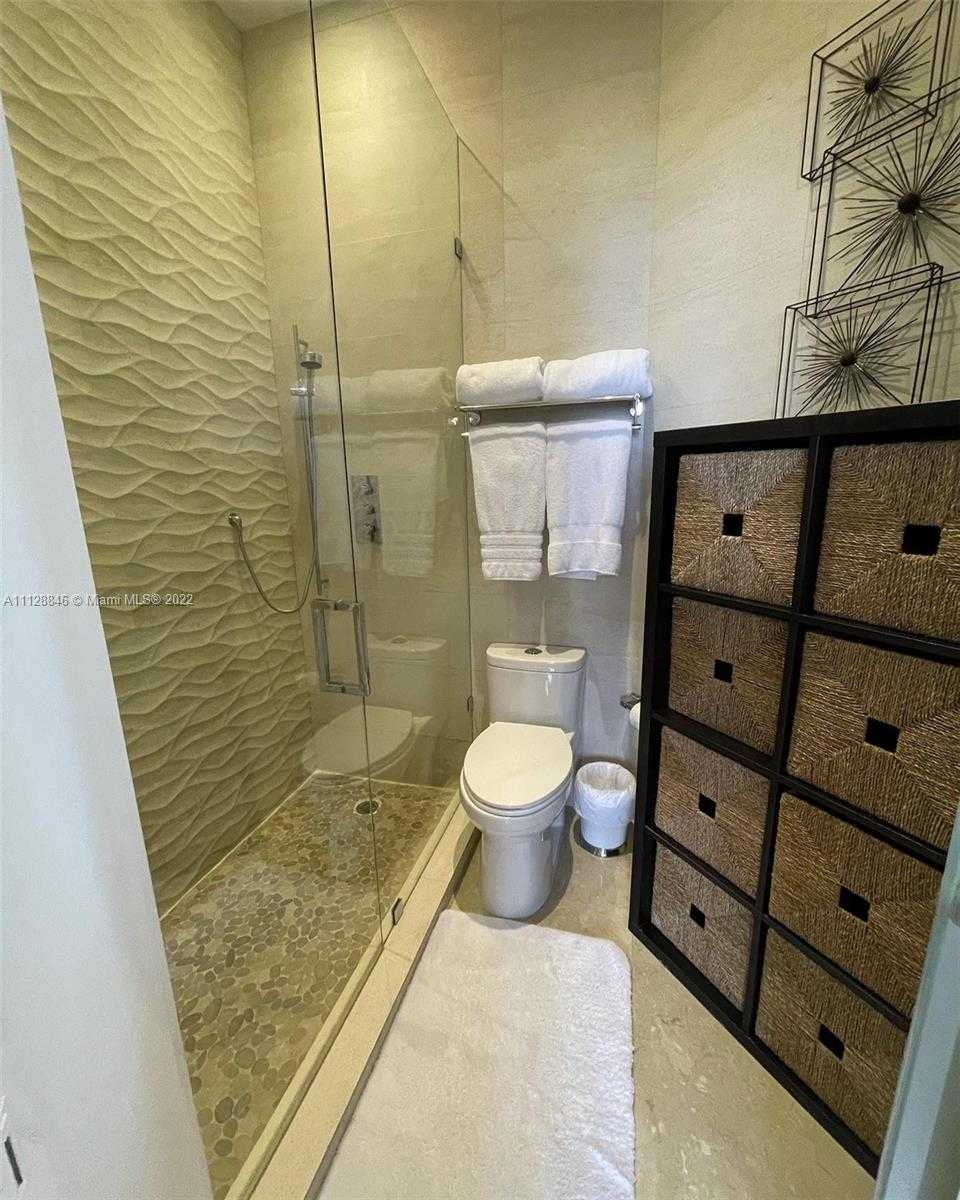 Small Image of 888 BRICKELL KEY DR #306, Miami Number 15