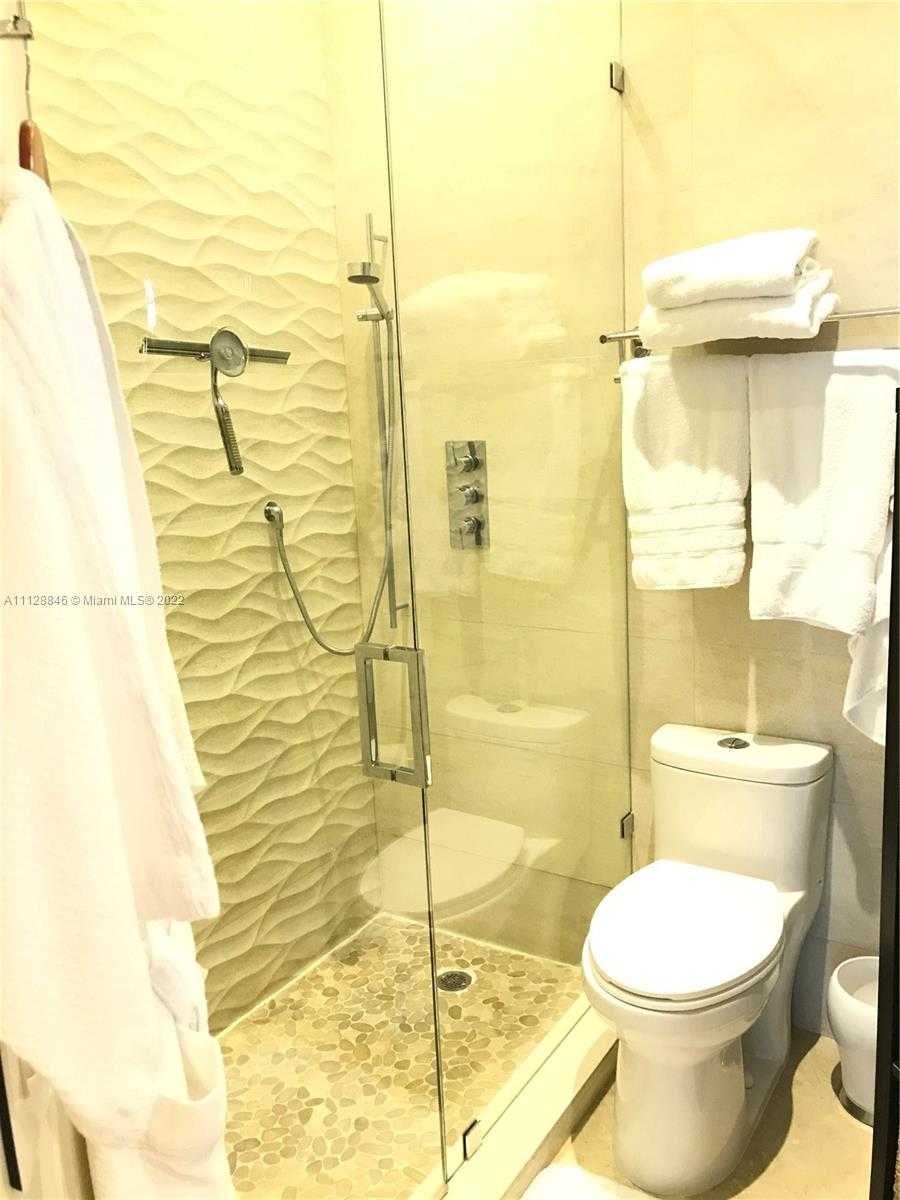 Small Image of 888 BRICKELL KEY DR #306, Miami Number 16