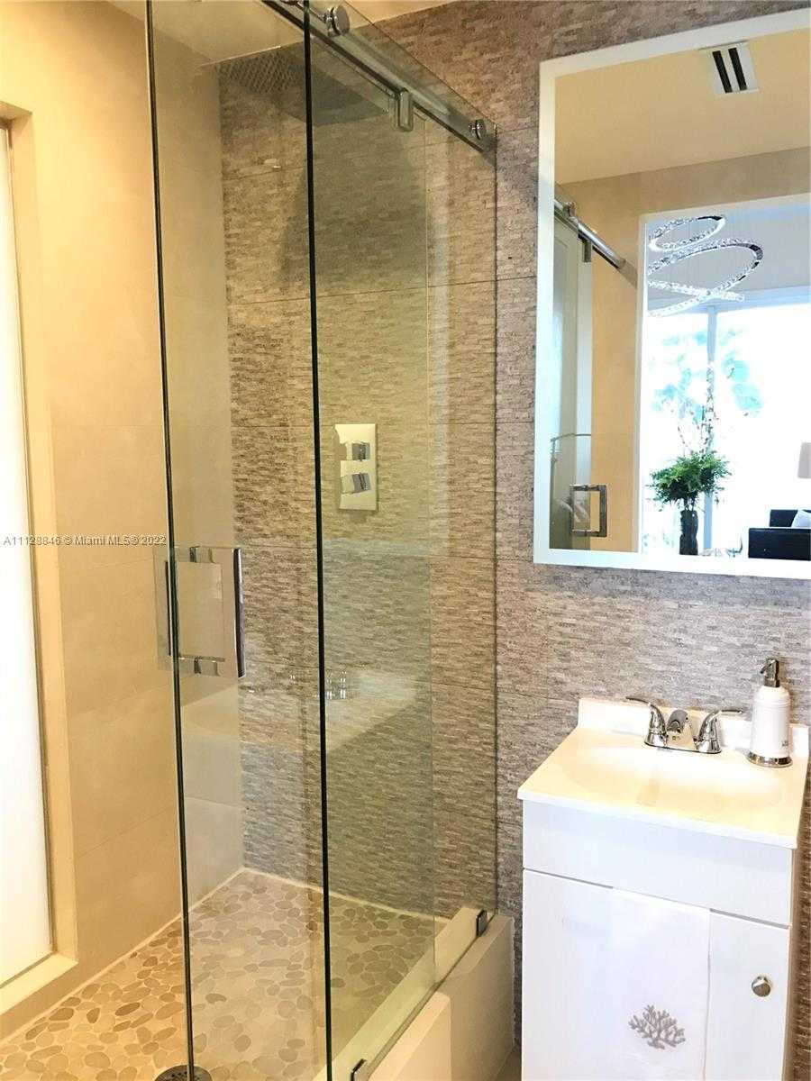 Small Image of 888 BRICKELL KEY DR #306, Miami Number 3