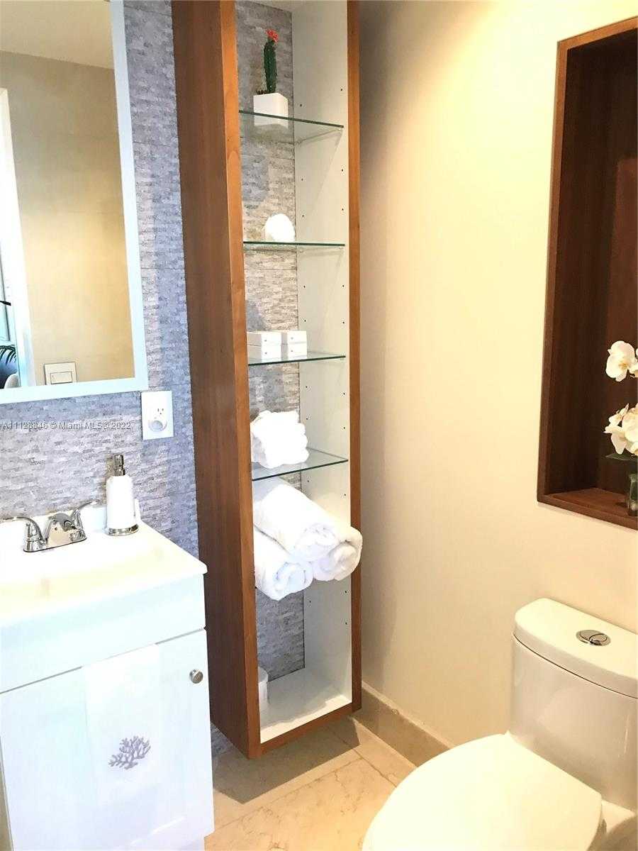 Small Image of 888 BRICKELL KEY DR #306, Miami Number 9