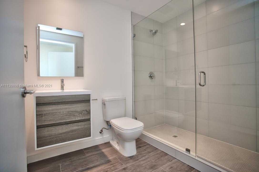 Small Image of 2900 NE 7th Ave, Miami, FL 33137, USA Number 10