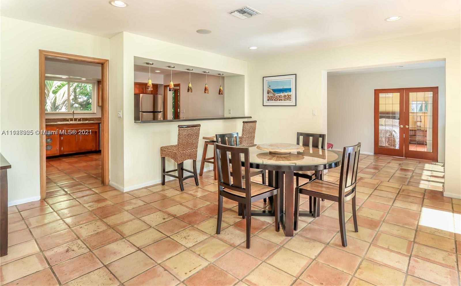 Small Image of 1117 Adams St, Hollywood, FL 33019, USA Number 12