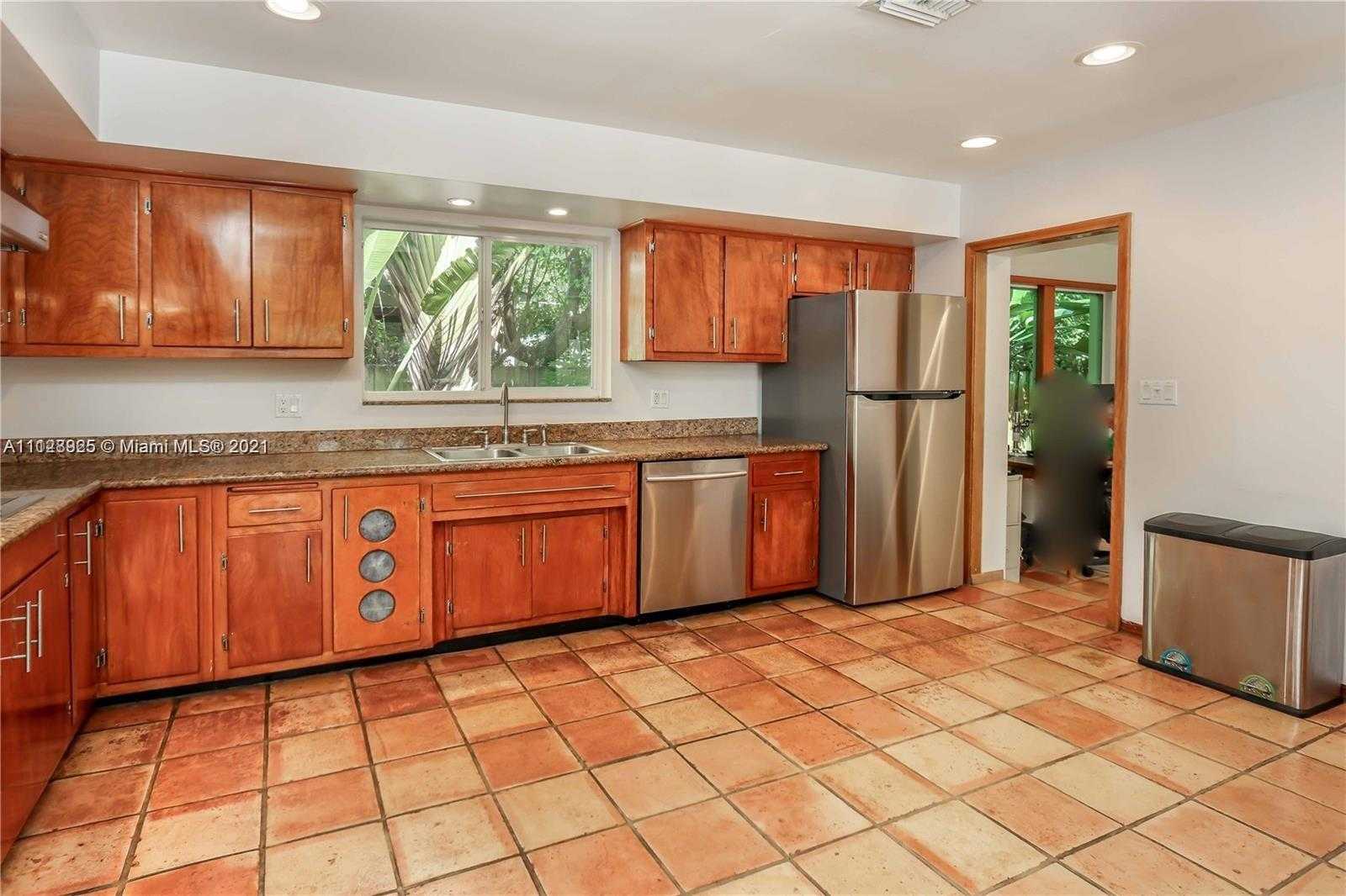 Small Image of 1117 Adams St, Hollywood, FL 33019, USA Number 14