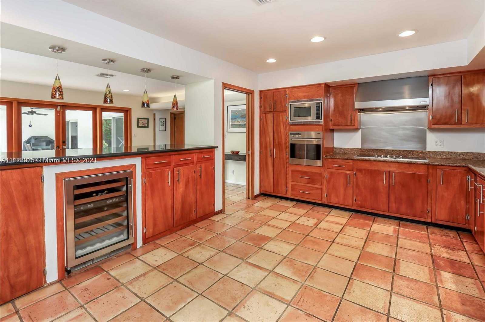 Small Image of 1117 Adams St, Hollywood, FL 33019, USA Number 15
