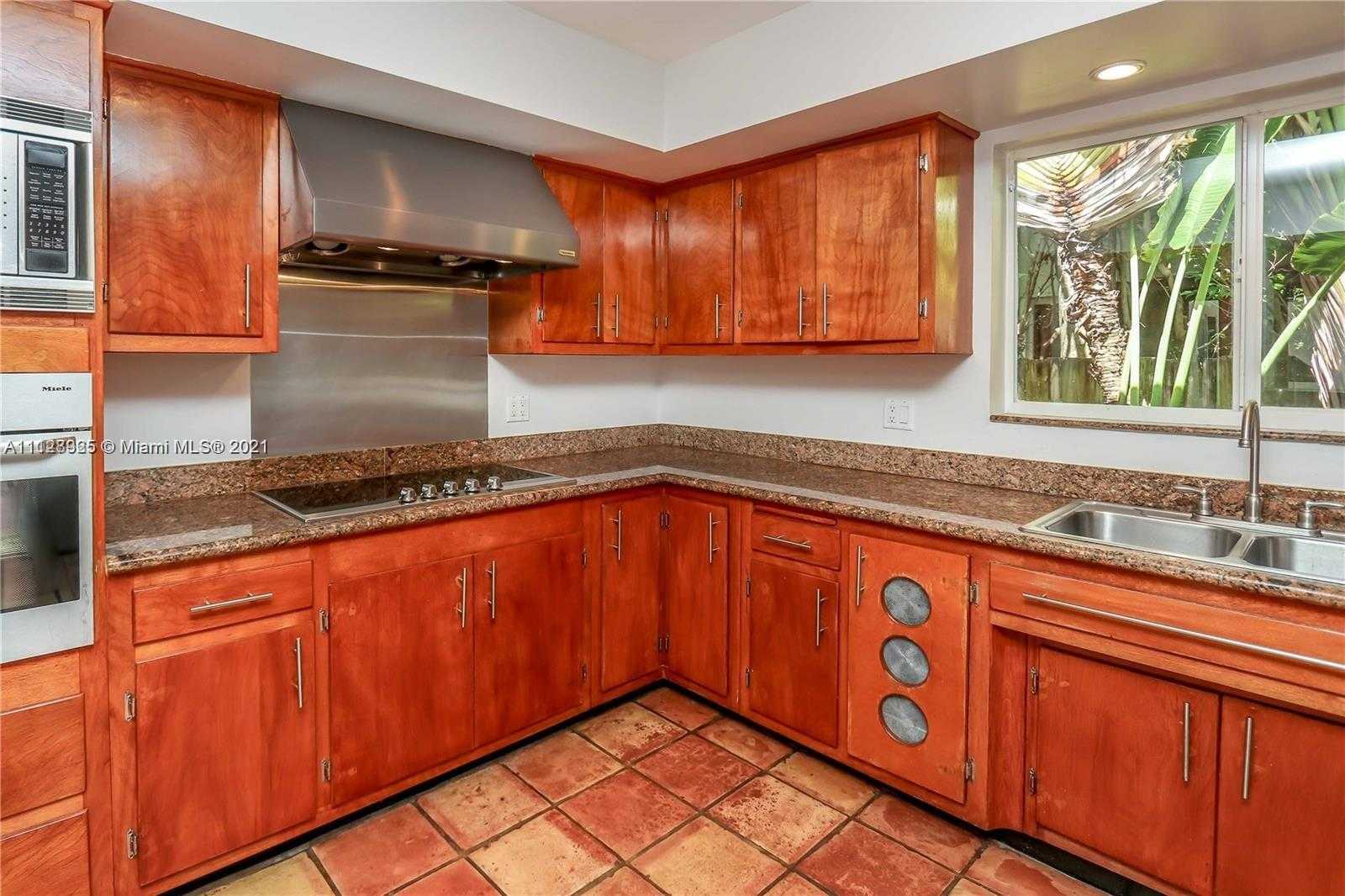 Small Image of 1117 Adams St, Hollywood, FL 33019, USA Number 16