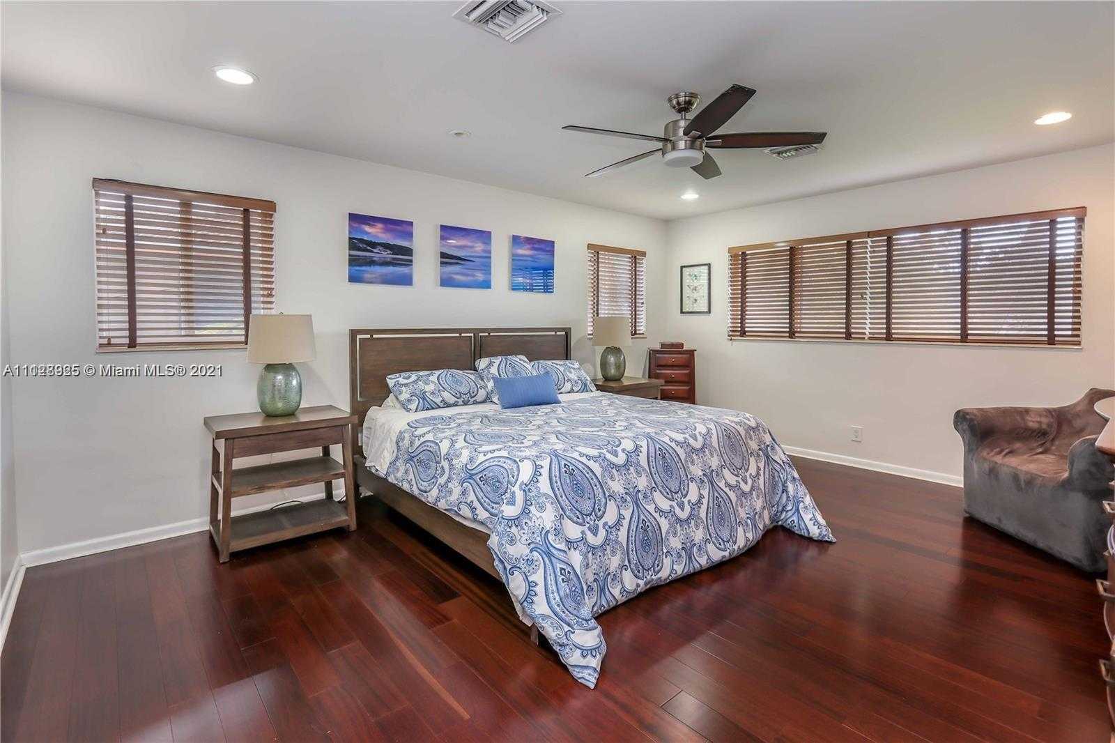 Small Image of 1117 Adams St, Hollywood, FL 33019, USA Number 19