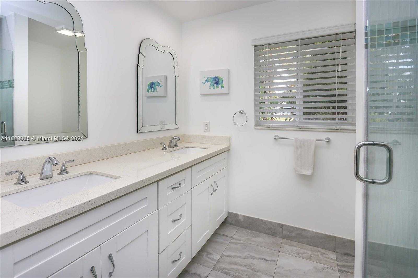 Small Image of 1117 Adams St, Hollywood, FL 33019, USA Number 20