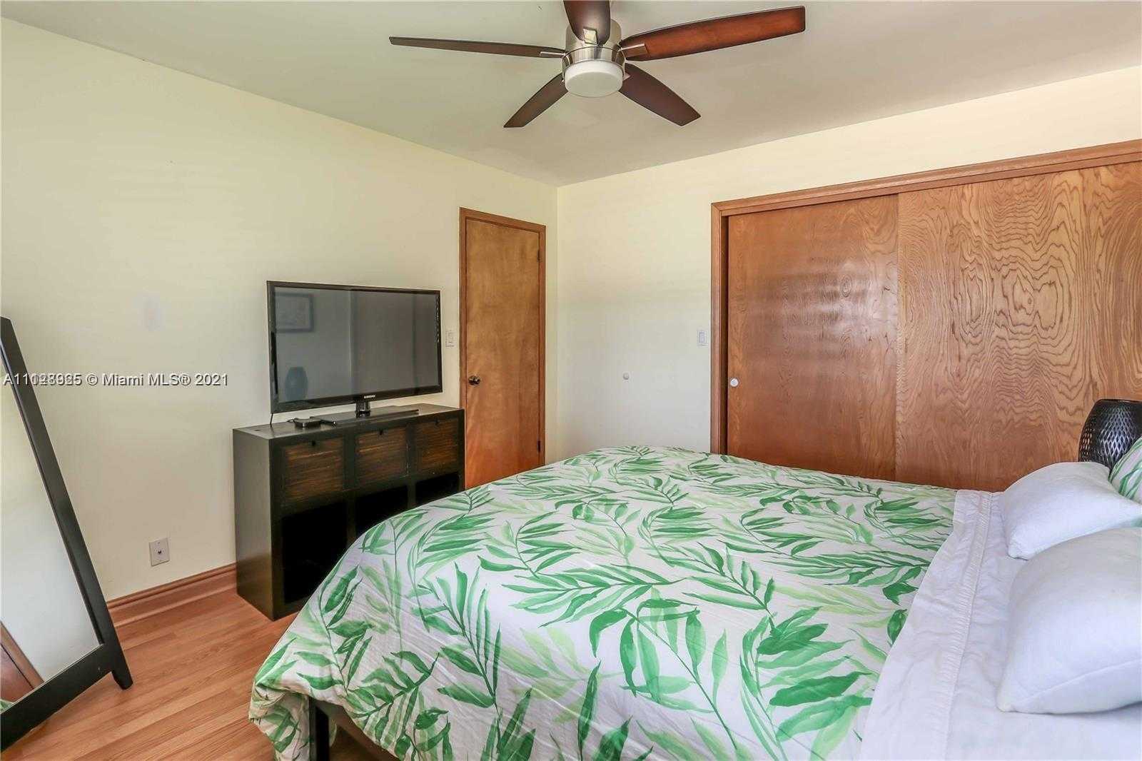 Small Image of 1117 Adams St, Hollywood, FL 33019, USA Number 21