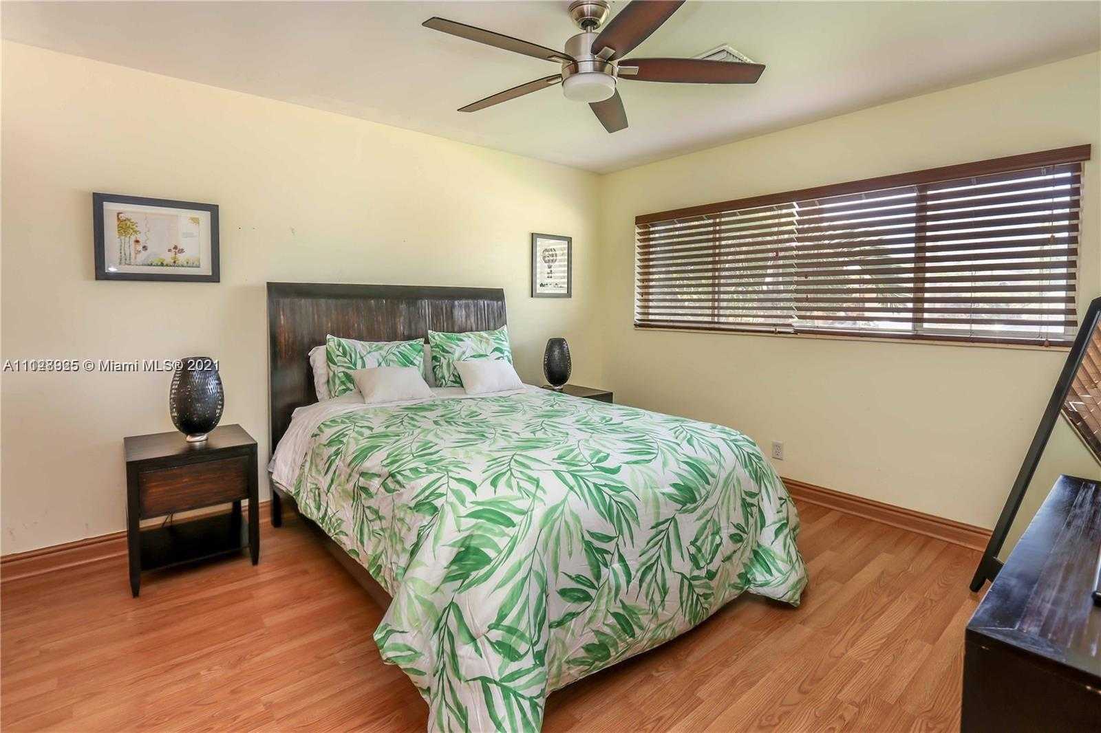 Small Image of 1117 Adams St, Hollywood, FL 33019, USA Number 22