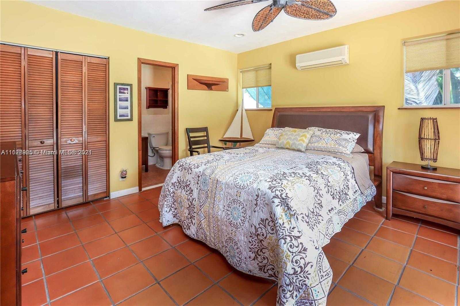 Small Image of 1117 Adams St, Hollywood, FL 33019, USA Number 25