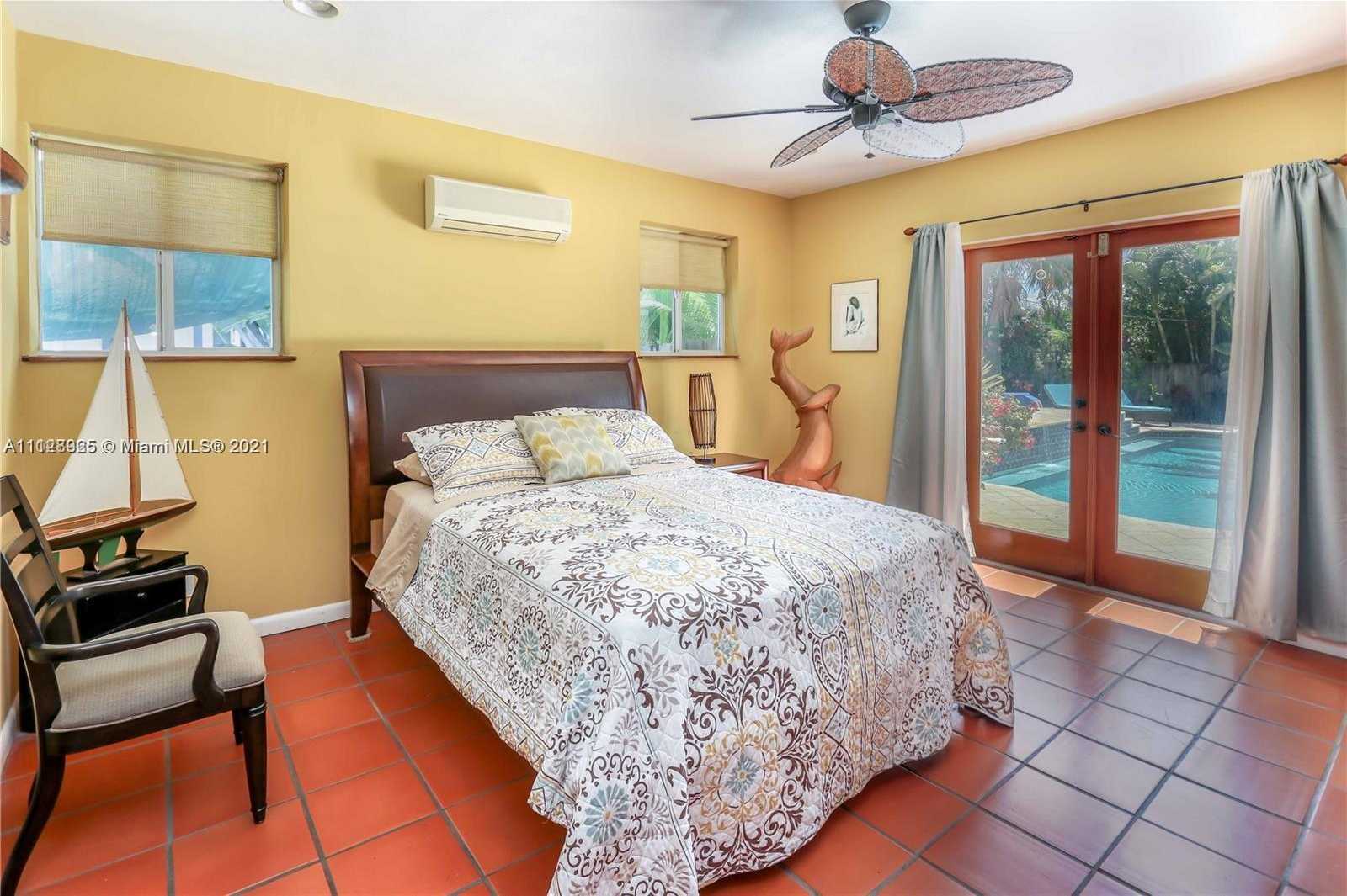 Small Image of 1117 Adams St, Hollywood, FL 33019, USA Number 26