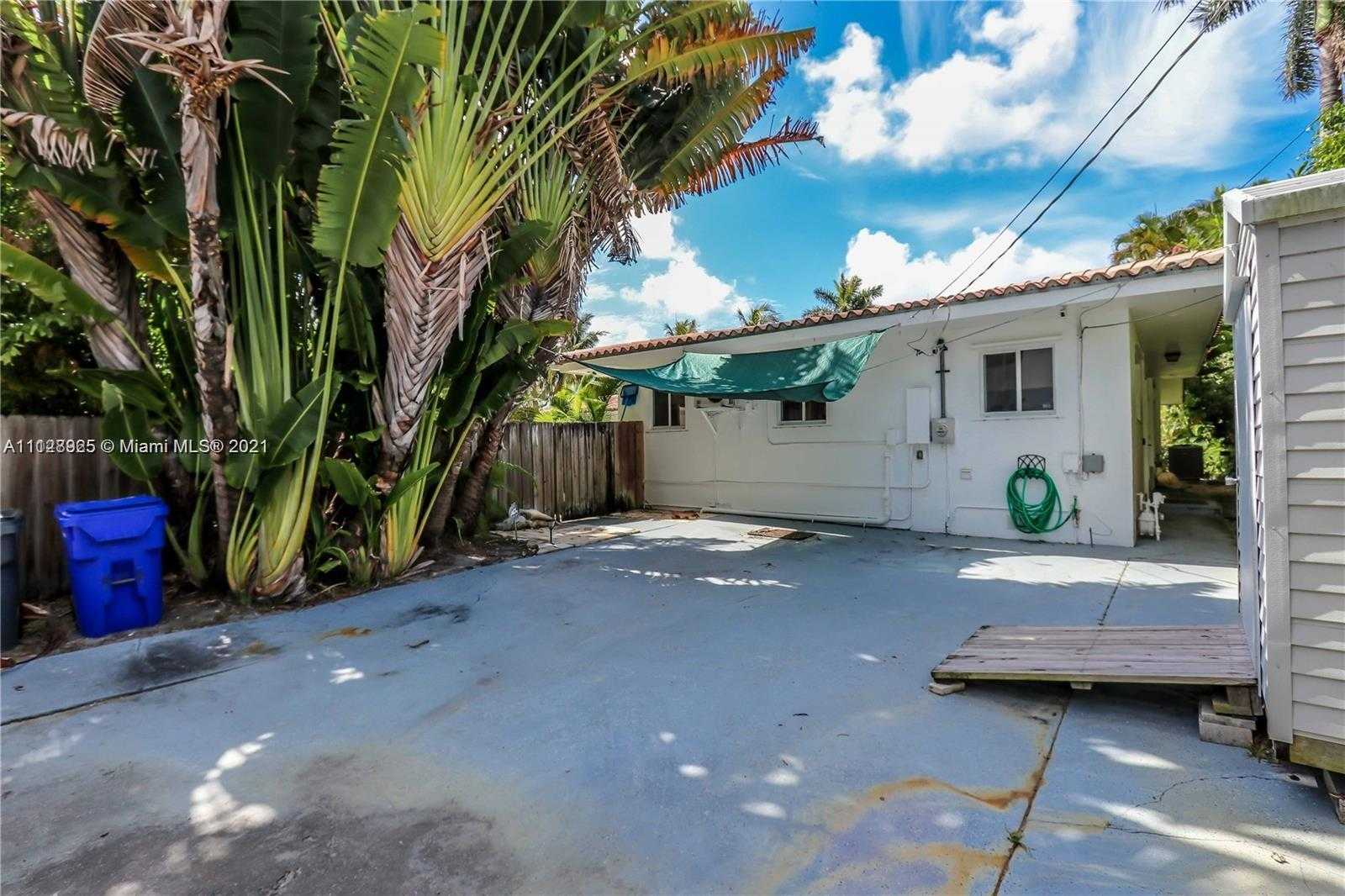 Small Image of 1117 Adams St, Hollywood, FL 33019, USA Number 33
