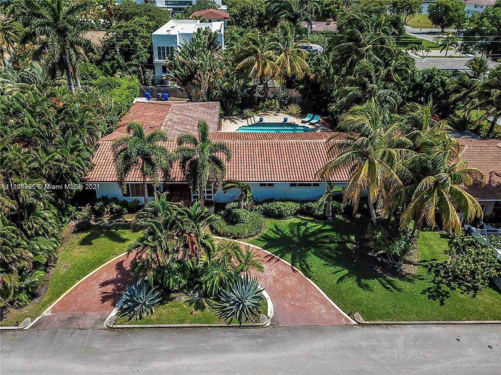 Small Image of 1117 Adams St, Hollywood, FL 33019, USA Number 36