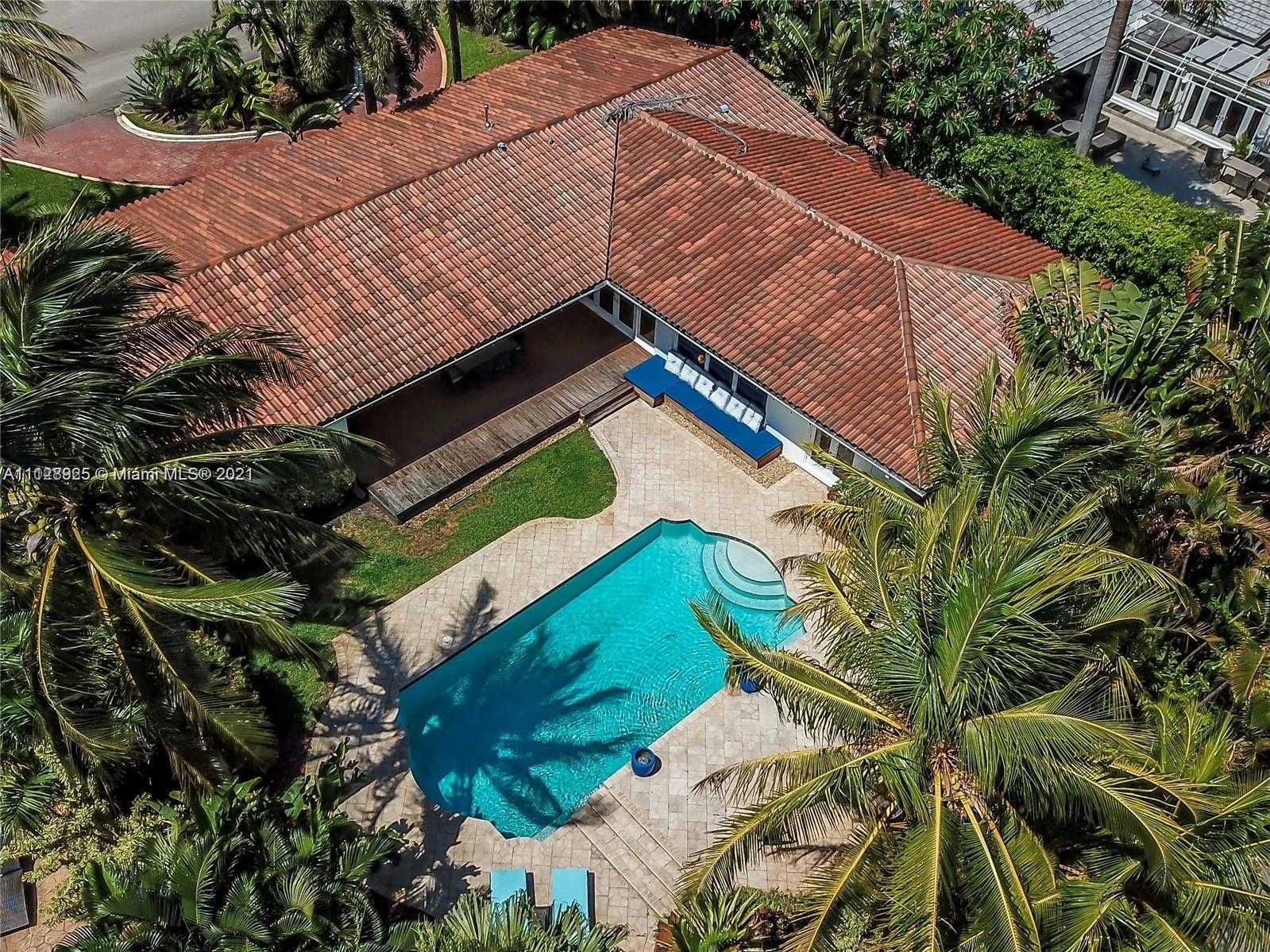 Small Image of 1117 Adams St, Hollywood, FL 33019, USA Number 39