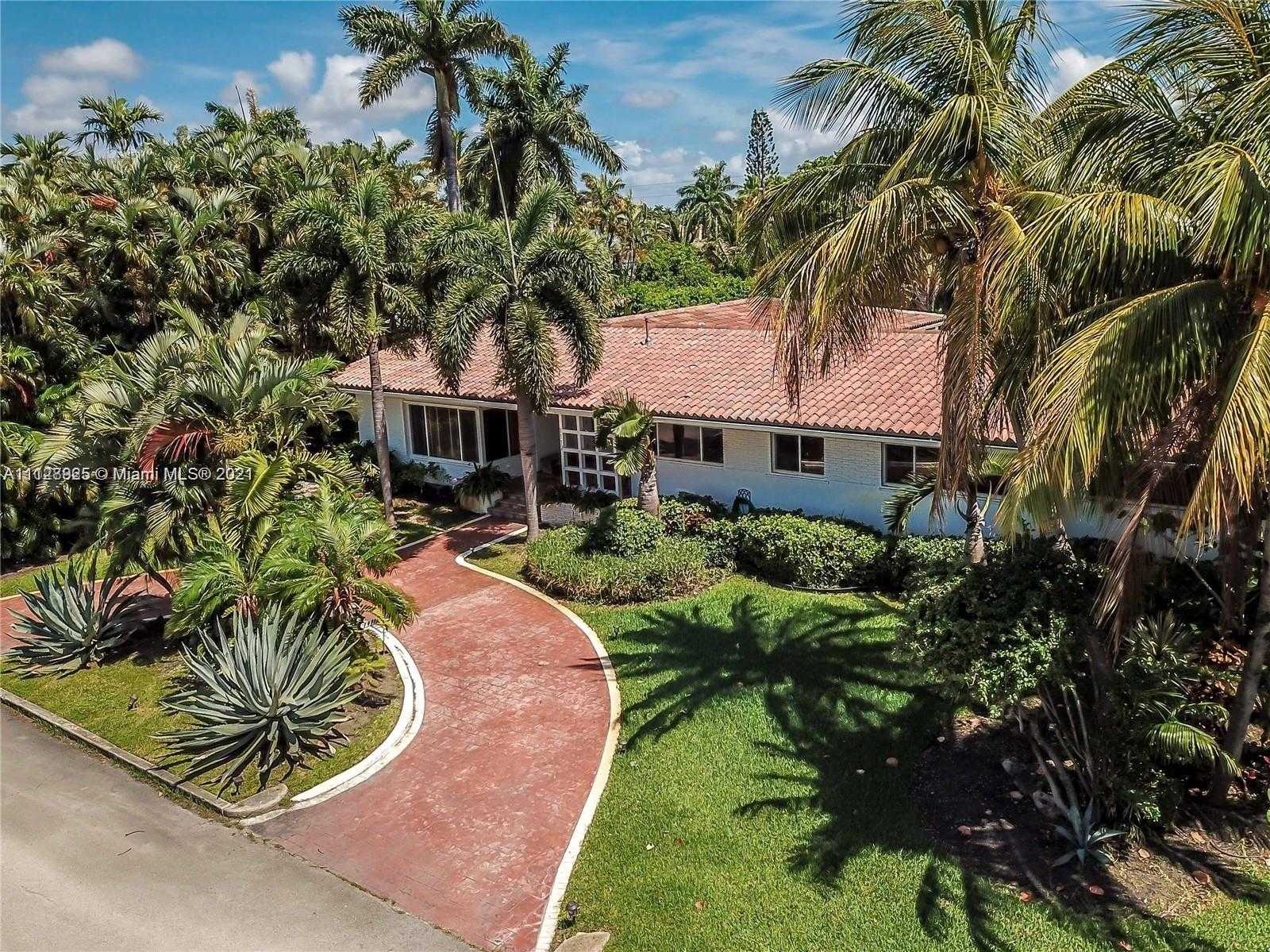 Small Image of 1117 Adams St, Hollywood, FL 33019, USA Number 40