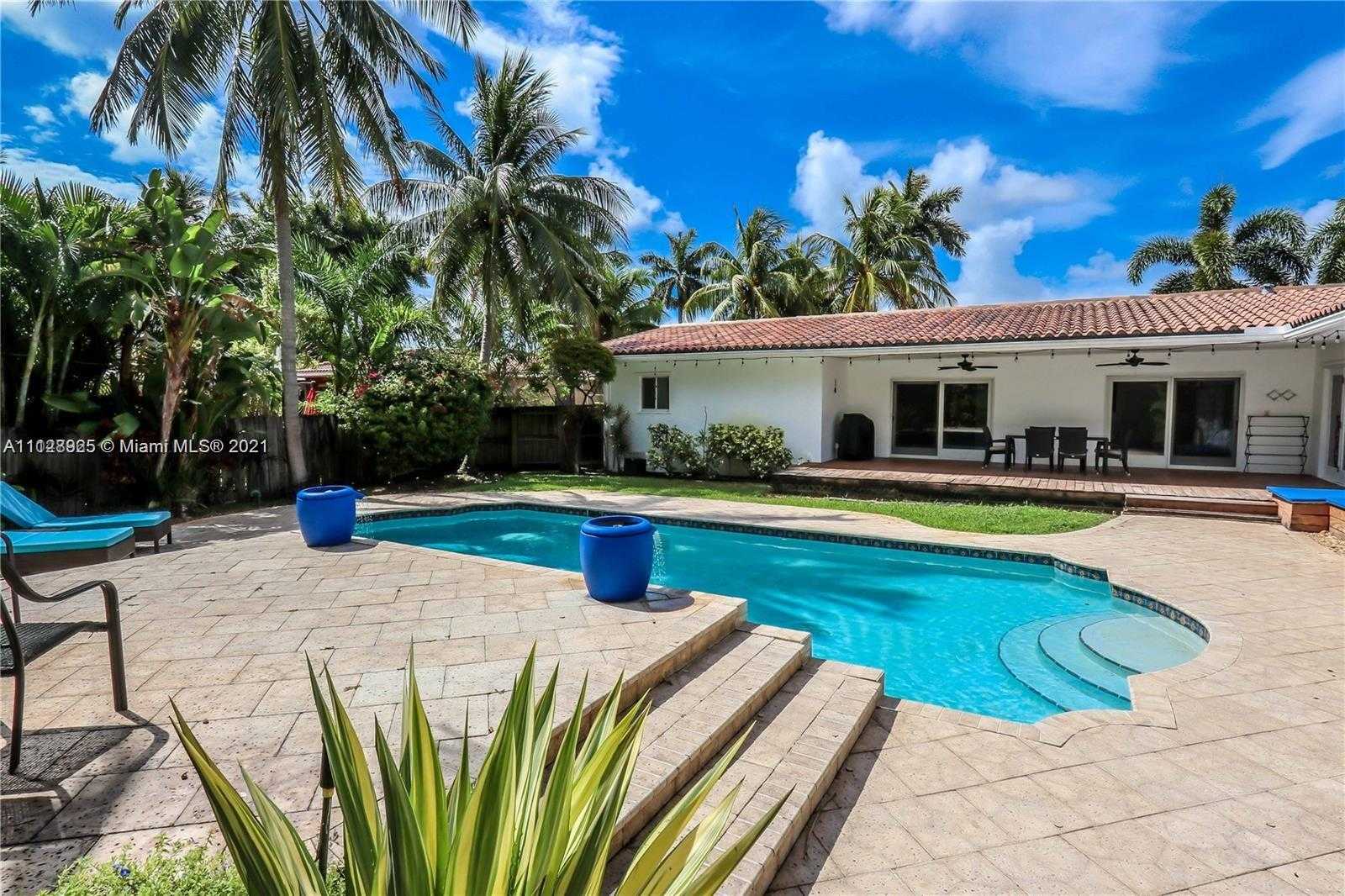 Small Image of 1117 Adams St, Hollywood, FL 33019, USA Number 44