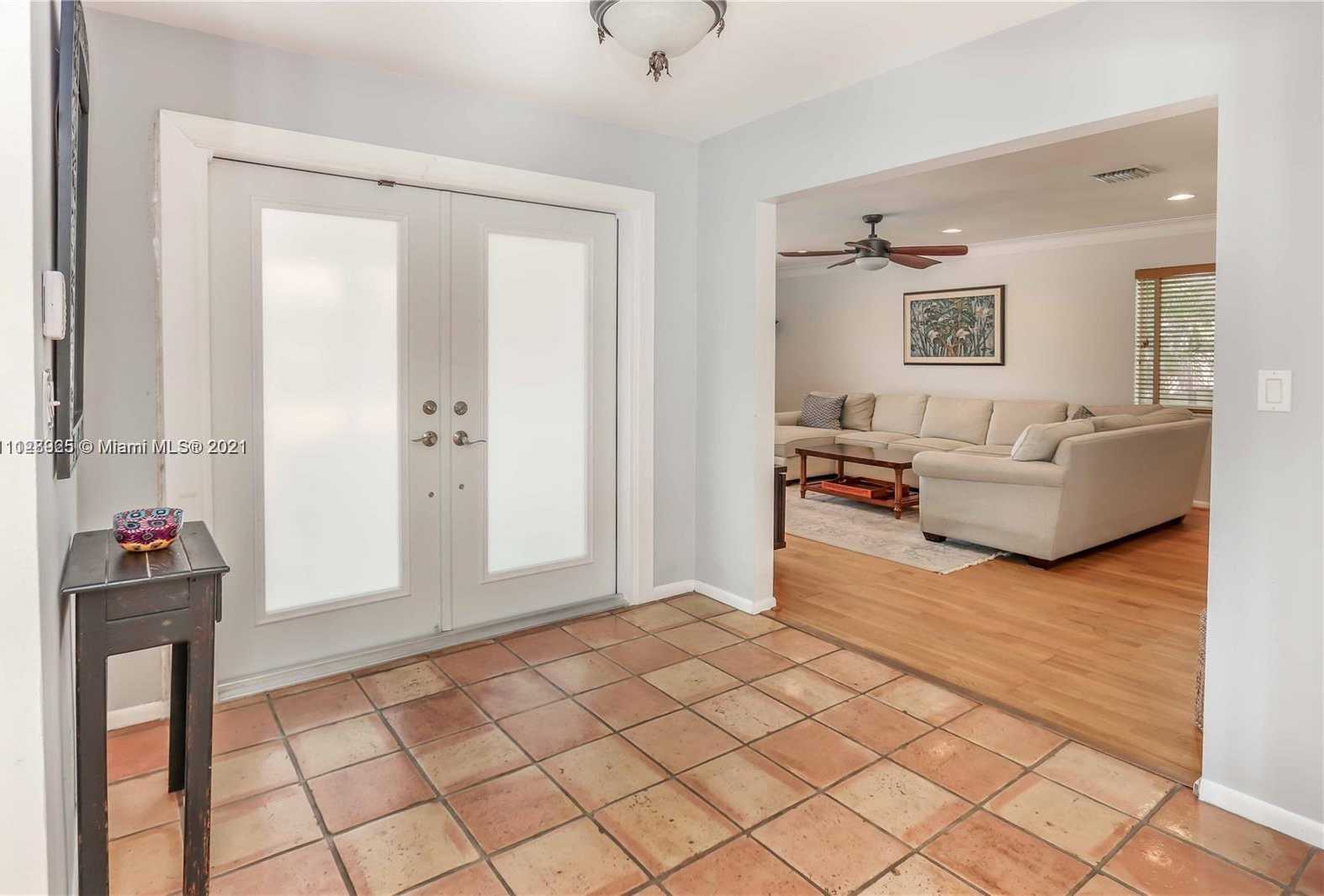 Small Image of 1117 Adams St, Hollywood, FL 33019, USA Number 6