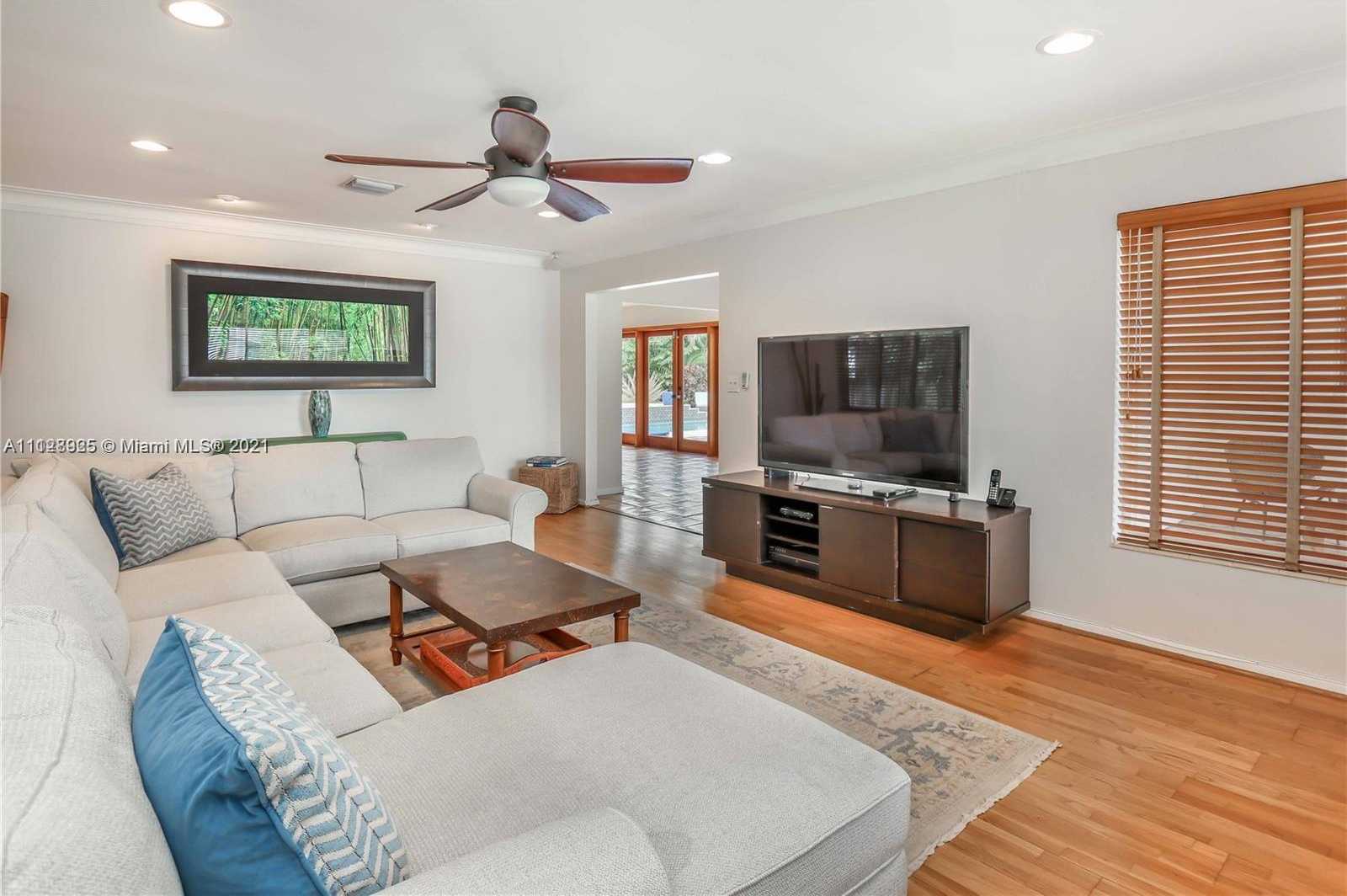 Small Image of 1117 Adams St, Hollywood, FL 33019, USA Number 8