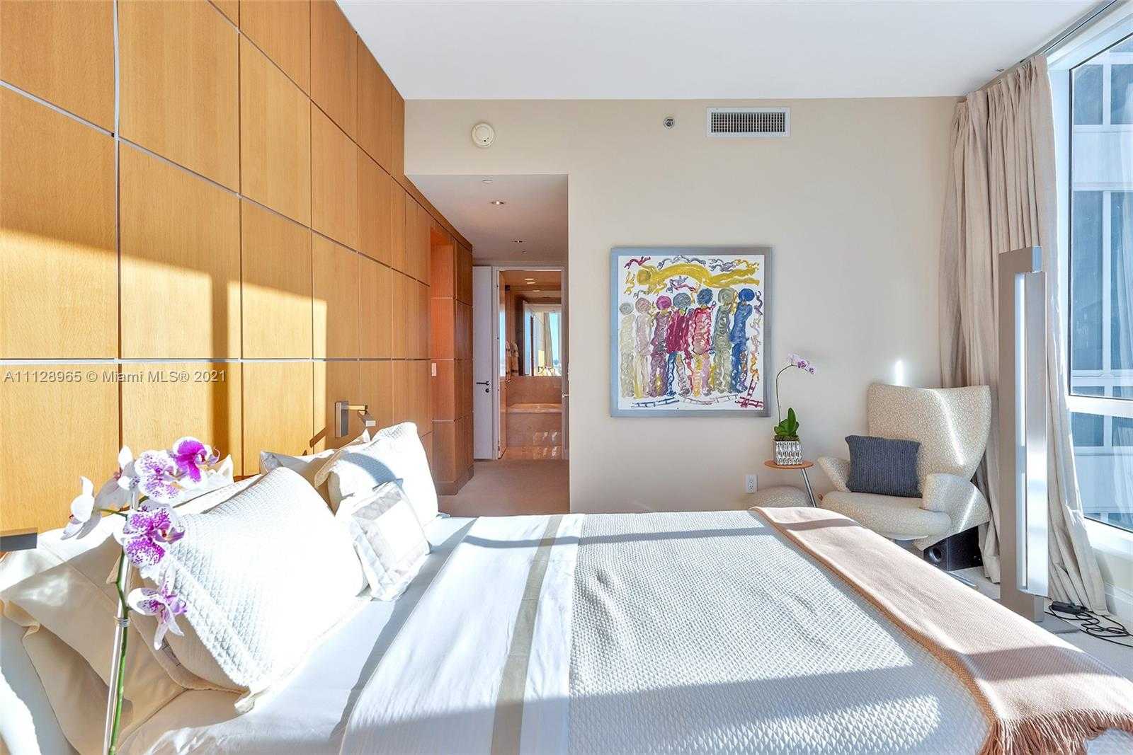 Small Image of 100 South Pointe Dr, Miami Beach, FL 33139, USA Number 11