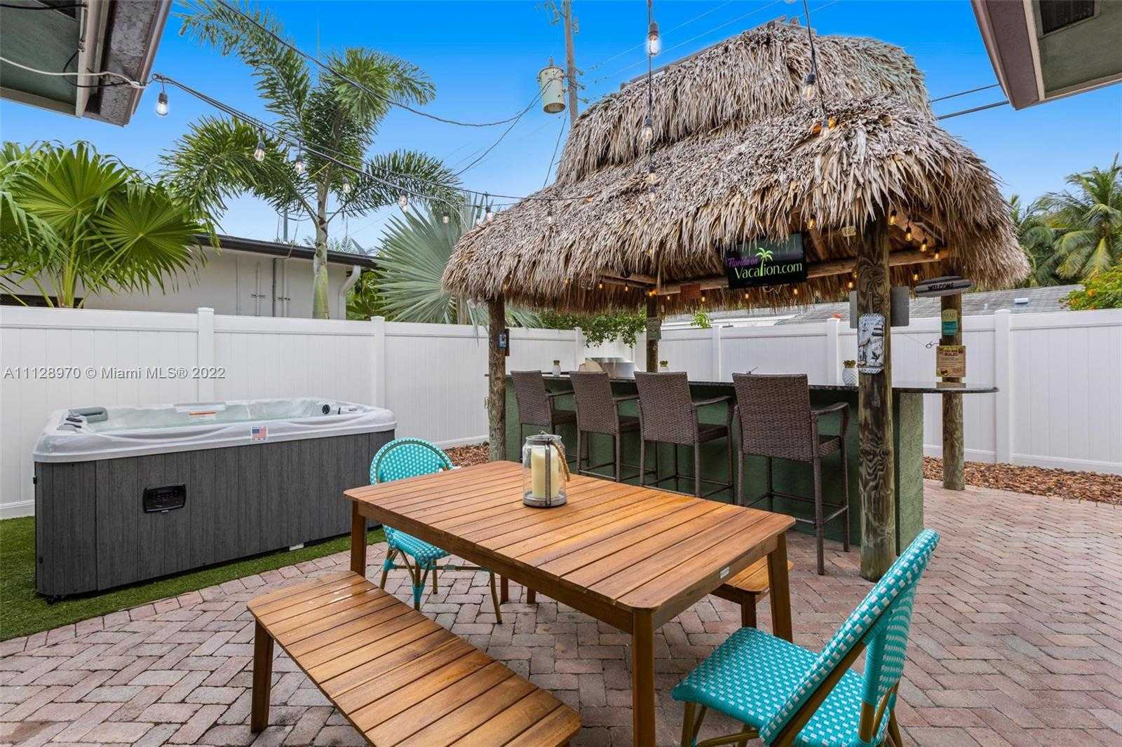 Small Image of 2580 SE 2nd Ct, Pompano Beach, FL 33062, USA Number 13