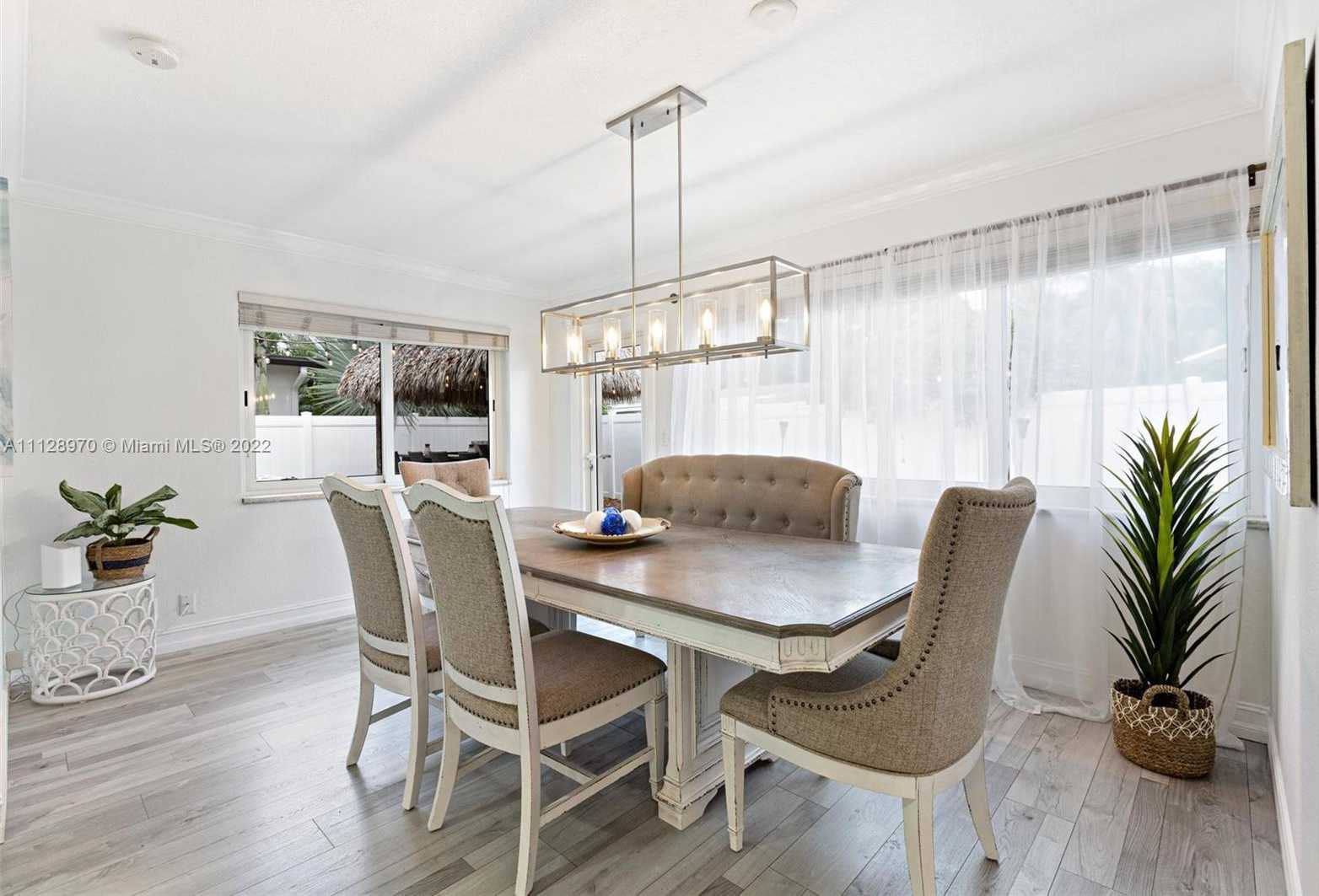Small Image of 2580 SE 2nd Ct, Pompano Beach, FL 33062, USA Number 16