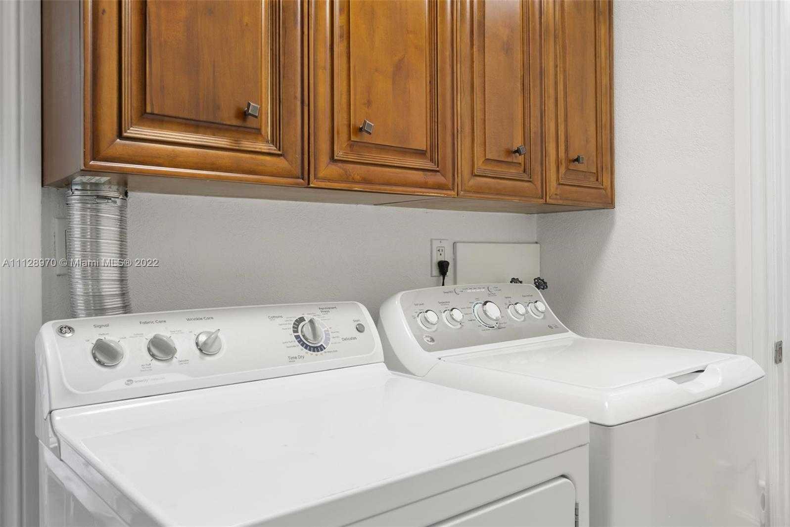 Small Image of 2580 SE 2nd Ct, Pompano Beach, FL 33062, USA Number 27