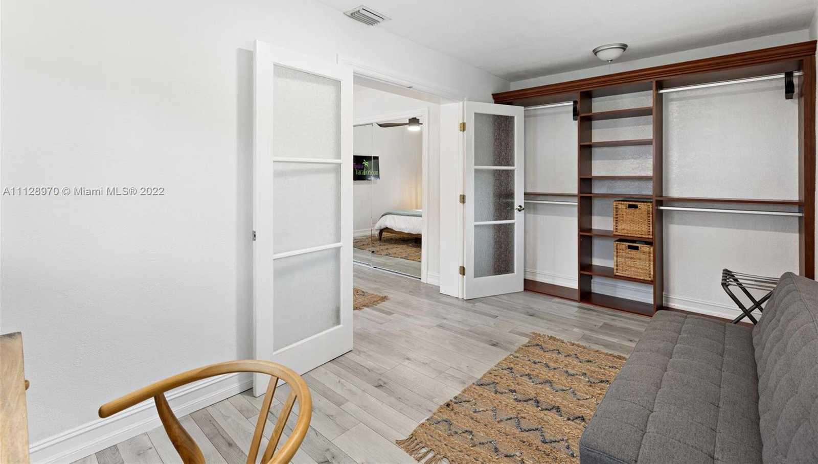 Small Image of 2580 SE 2nd Ct, Pompano Beach, FL 33062, USA Number 7