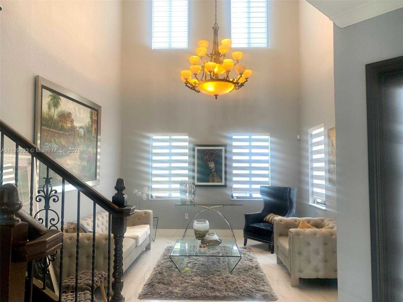 Small Image of 9024 NW 180th Terrace, Hialeah, FL 33018, USA Number 2