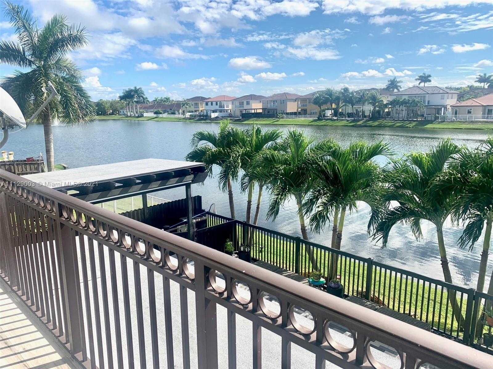 Small Image of 9024 NW 180th Terrace, Hialeah, FL 33018, USA Number 22