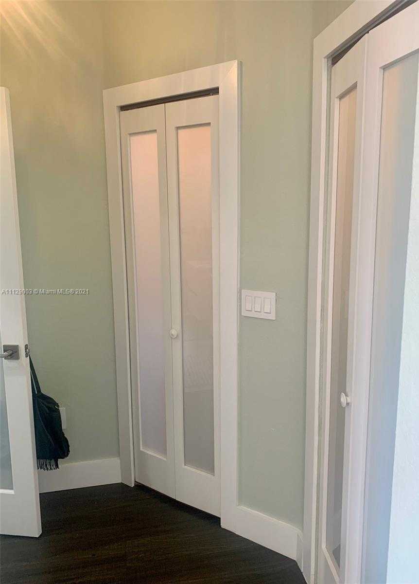 Small Image of 9024 NW 180th Terrace, Hialeah, FL 33018, USA Number 28