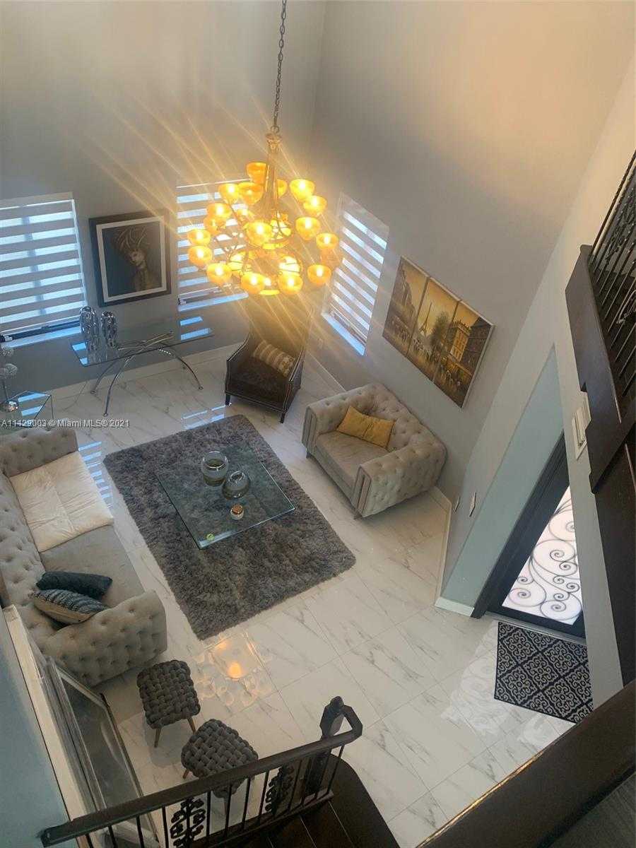 Small Image of 9024 NW 180th Terrace, Hialeah, FL 33018, USA Number 39