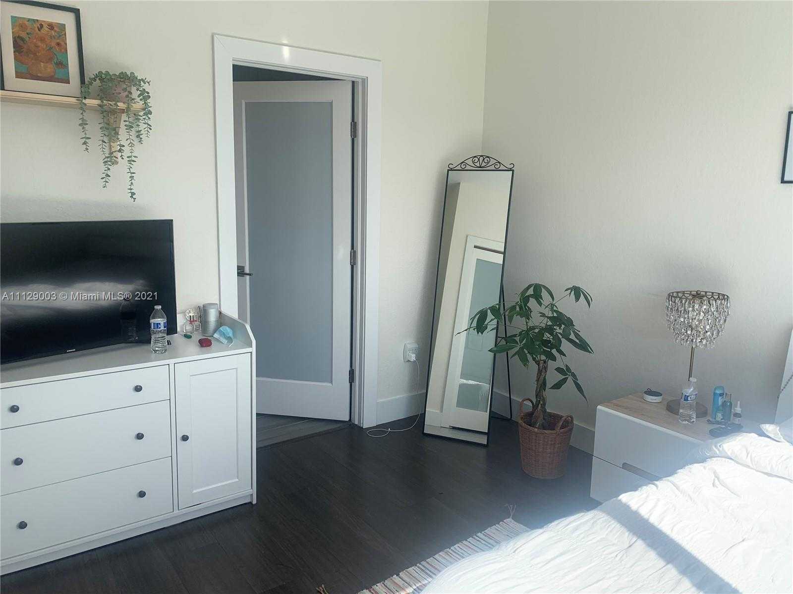 Small Image of 9024 NW 180th Terrace, Hialeah, FL 33018, USA Number 53