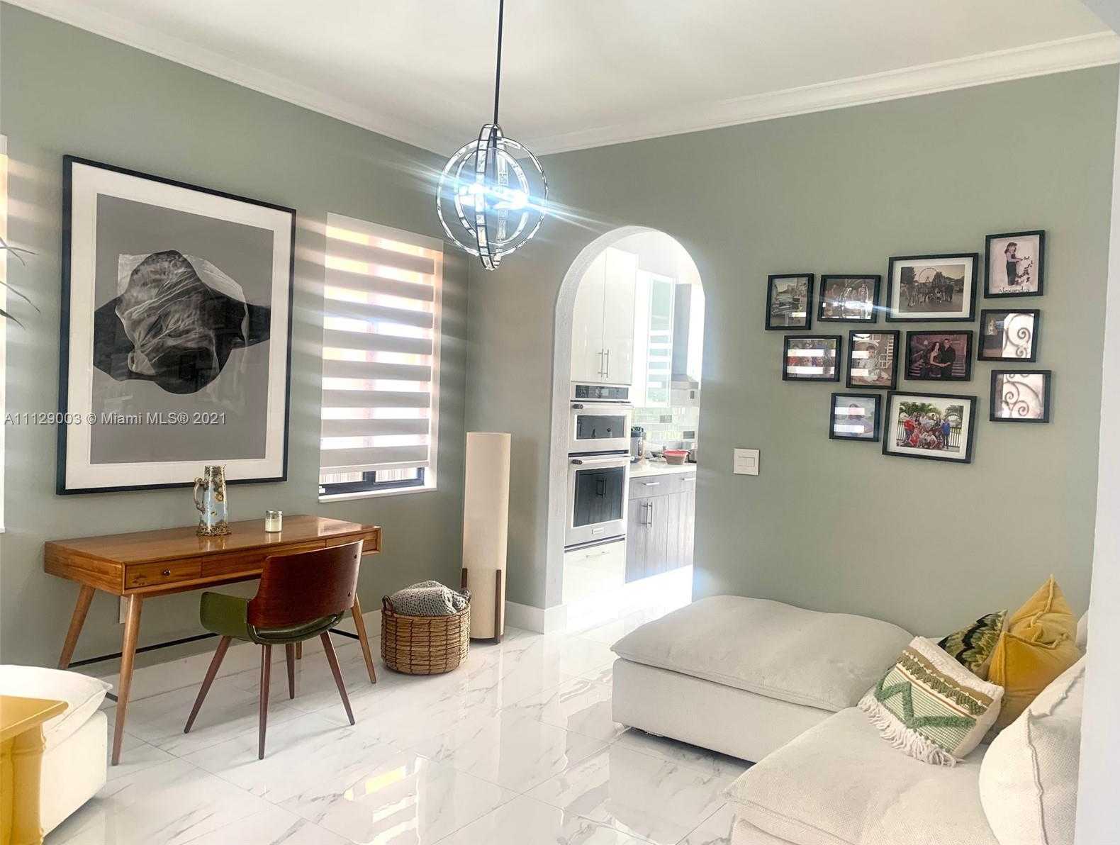 Small Image of 9024 NW 180th Terrace, Hialeah, FL 33018, USA Number 59