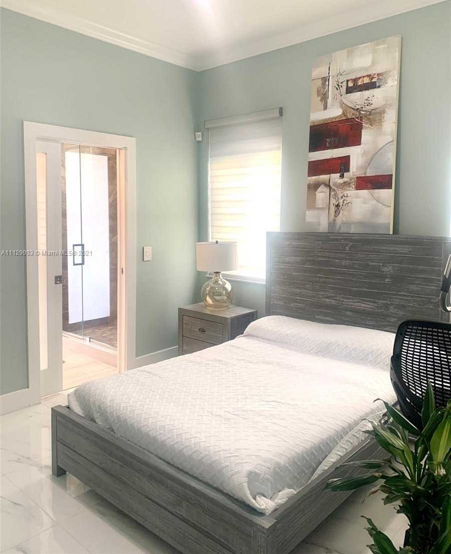 Small Image of 9024 NW 180th Terrace, Hialeah, FL 33018, USA Number 67