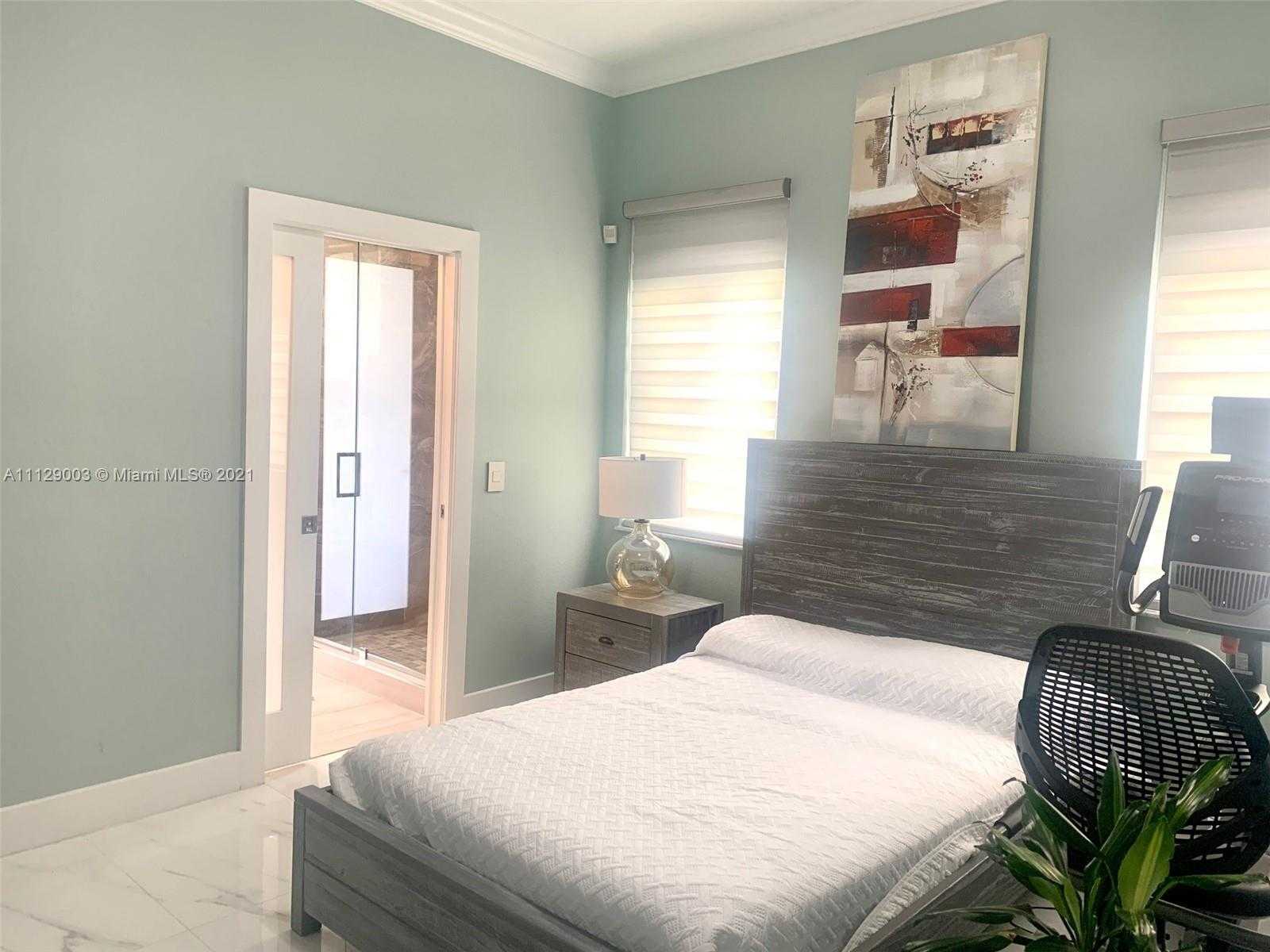 Small Image of 9024 NW 180th Terrace, Hialeah, FL 33018, USA Number 68