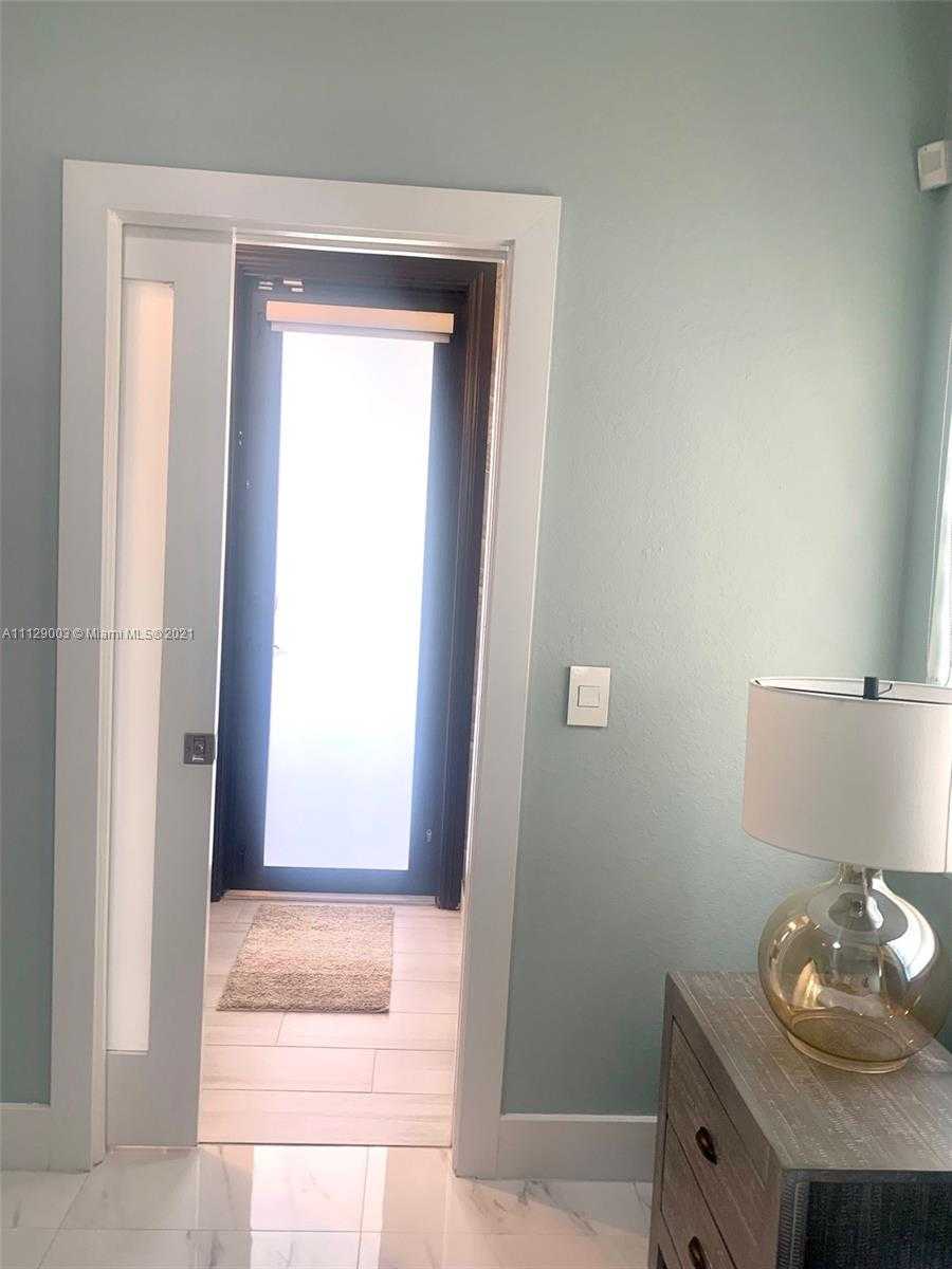 Small Image of 9024 NW 180th Terrace, Hialeah, FL 33018, USA Number 70