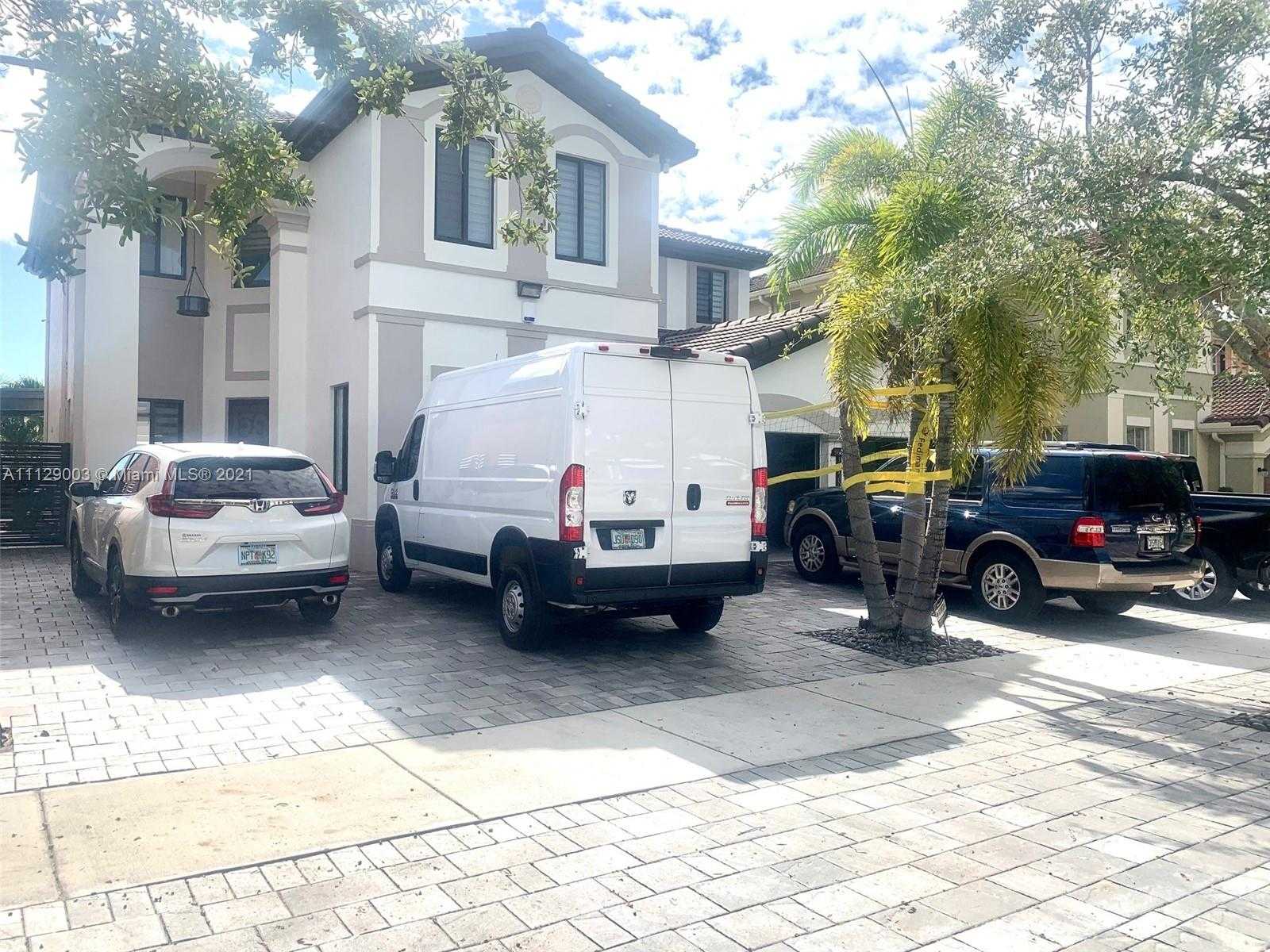 Small Image of 9024 NW 180th Terrace, Hialeah, FL 33018, USA Number 82
