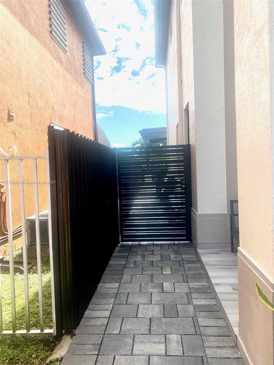 Small Image of 9024 NW 180th Terrace, Hialeah, FL 33018, USA Number 84