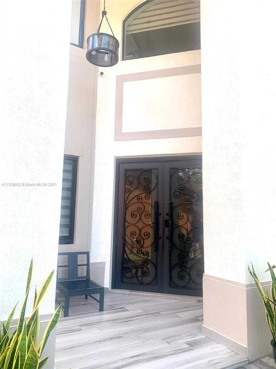 Small Image of 9024 NW 180th Terrace, Hialeah, FL 33018, USA Number 85