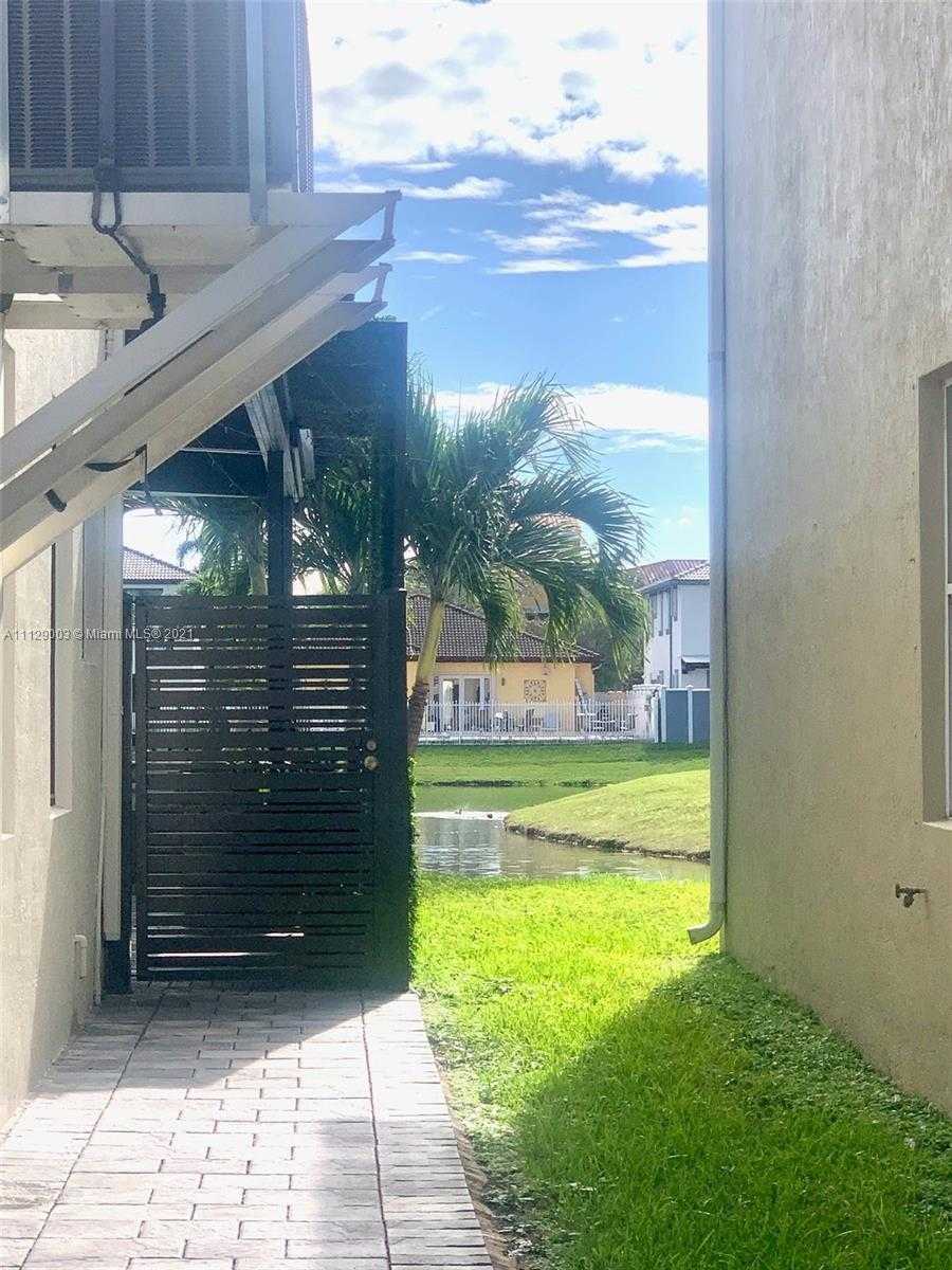 Small Image of 9024 NW 180th Terrace, Hialeah, FL 33018, USA Number 87