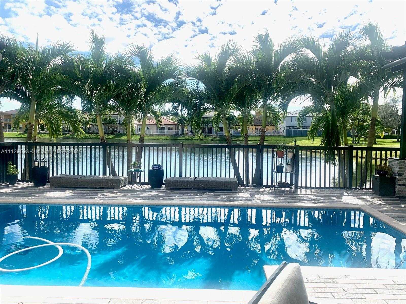 Small Image of 9024 NW 180th Terrace, Hialeah, FL 33018, USA Number 9