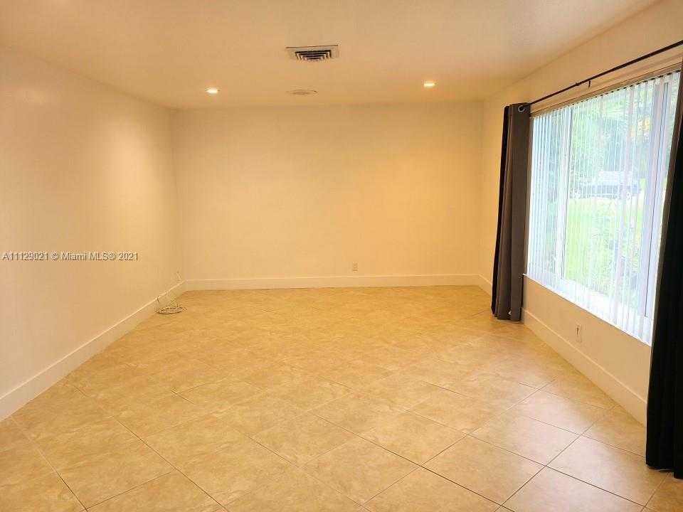 Small Image of 9774 NW 20th St, Coral Springs, FL 33071, USA Number 11