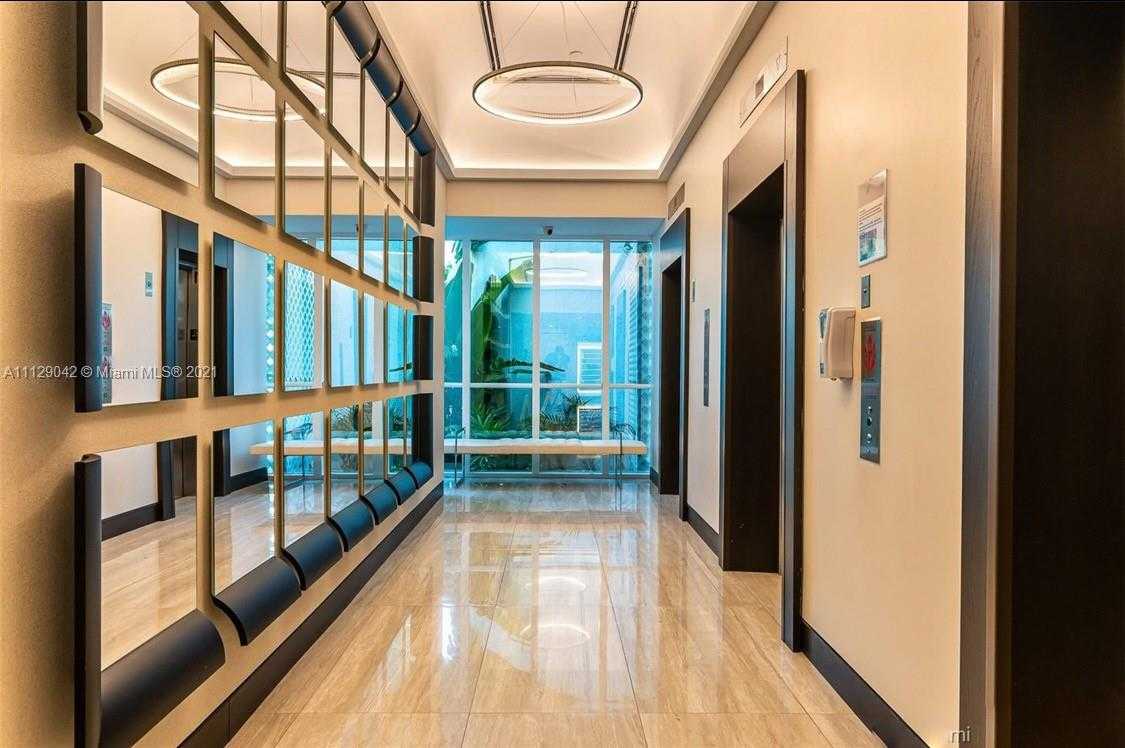 Small Image of 16425 Collins Ave, Sunny Isles Beach, FL 33160, USA Number 3
